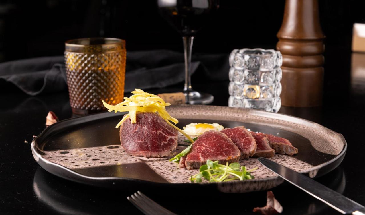 Pousada De Lisboa - Small Luxury Hotels Of The World Exterior foto A steak prepared sous-vide