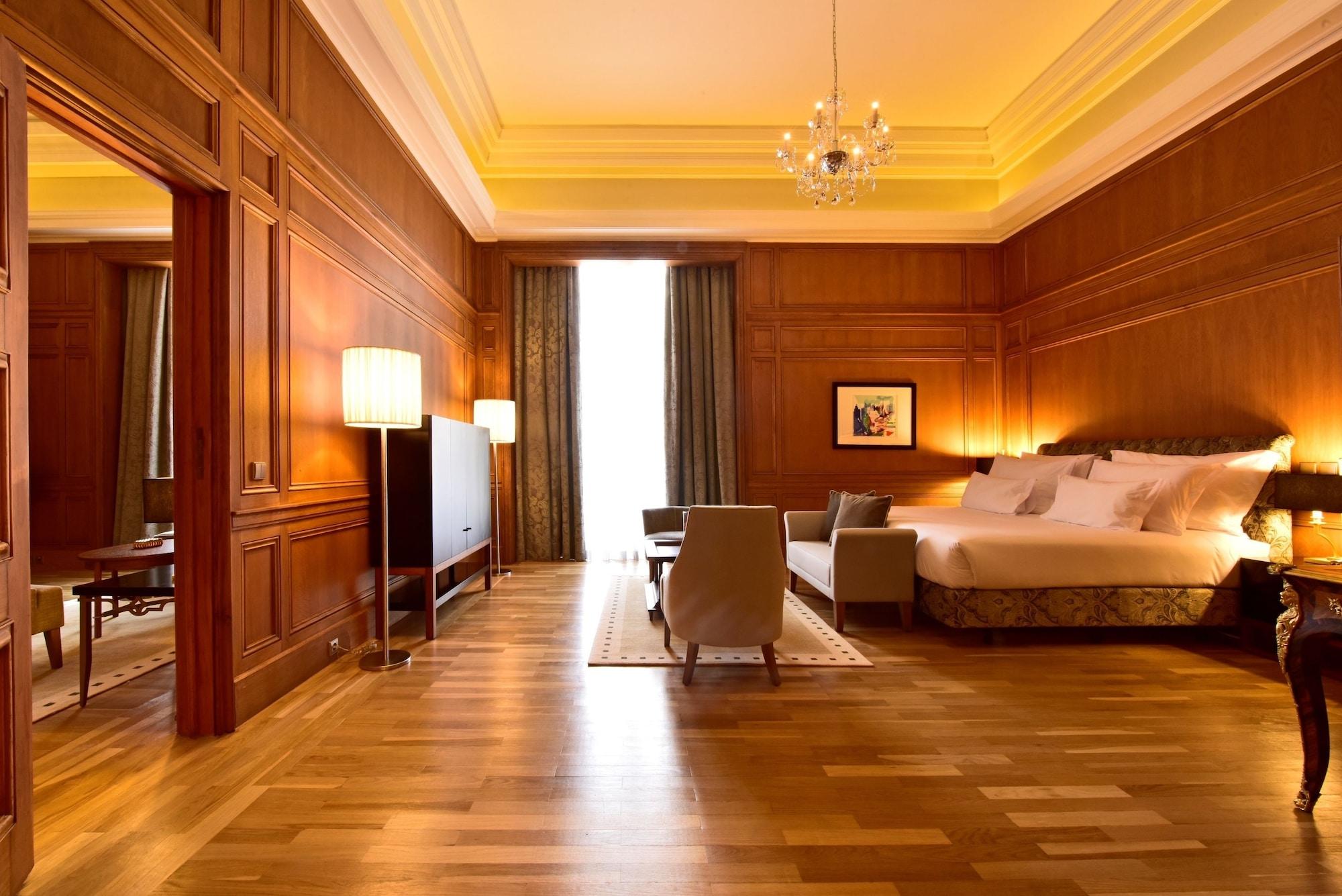 Pousada De Lisboa - Small Luxury Hotels Of The World Exterior foto A suite at the Four Seasons Hotel, Madrid