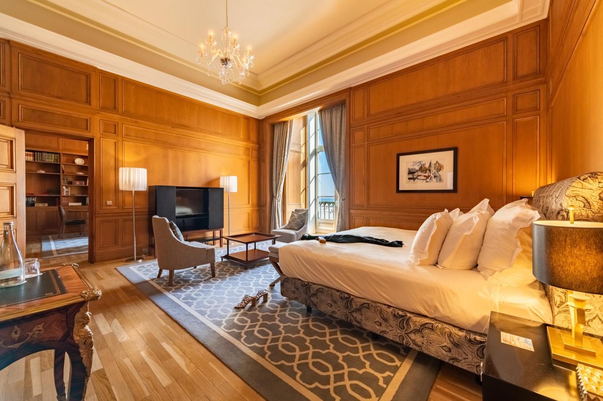 Pousada De Lisboa - Small Luxury Hotels Of The World Exterior foto A suite at the hotel